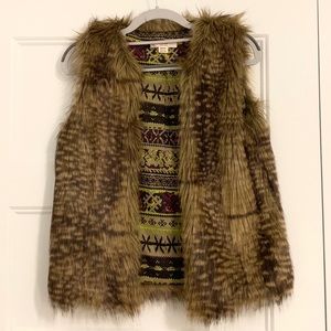 Mossimo Faux Fur /Feather Vest